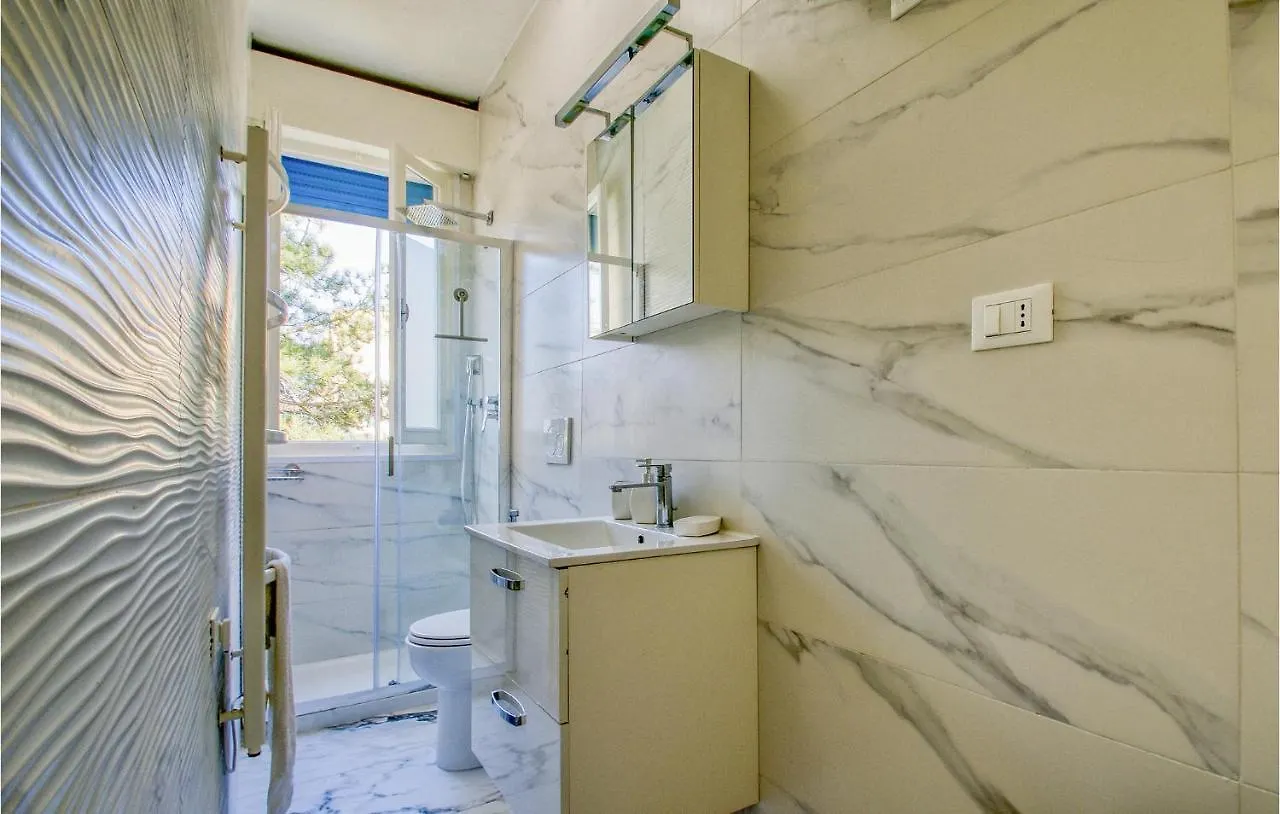 2 Bedroom Cozy Apartment In ليدو دي بومبوسا