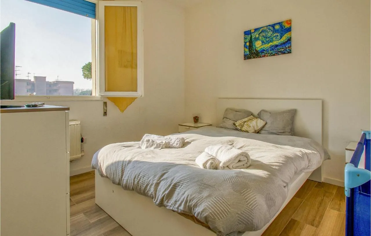 2 Bedroom Cozy Apartment In ليدو دي بومبوسا 0*,  إيطاليا